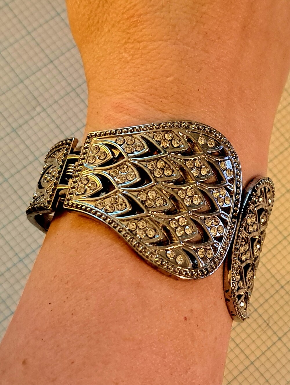Elegant Silver Crystal Decorative Hinged Bangle Bracelet - Silver